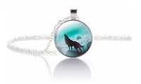 Fashion Wolf Moon Round Glass Pendant Necklace