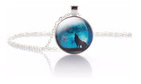 Fashion Wolf Moon Round Glass Pendant Necklace