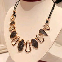 Vintage Geometric Frosted Clavicular Chain Necklace for Women