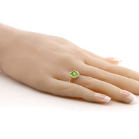 Silver Round Ring with Green Crystal